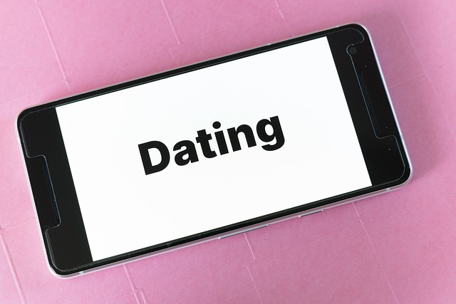 Smartphone-Symbolbild für Dating
