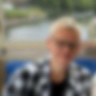 Profilbild einer 44 Jahre alten Frau, Single, 181 cm