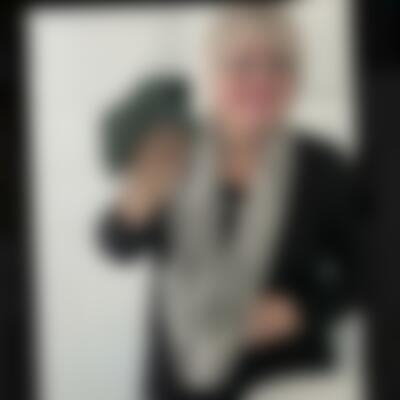 Profilbild einer 61 Jahre alten Frau, Single, 172 cm