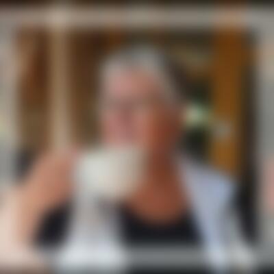 Profilbild einer 69 Jahre alten Frau, Single, 170 cm